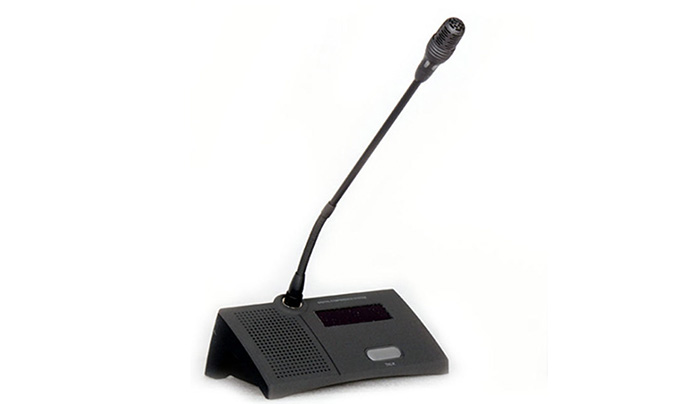 怎样在演出中途更换无线话筒电池？